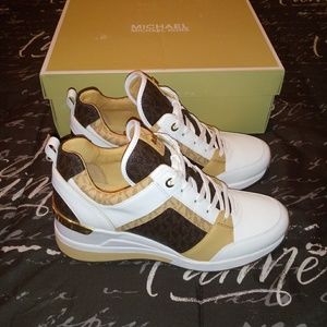 michael kors georgie logo and leather trainer